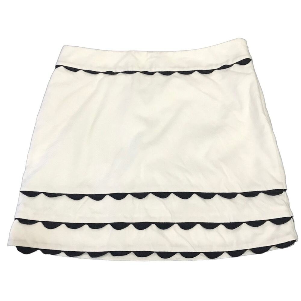 Vineyard Vines with Scalloped Black Trim Mini Skirt Size 2